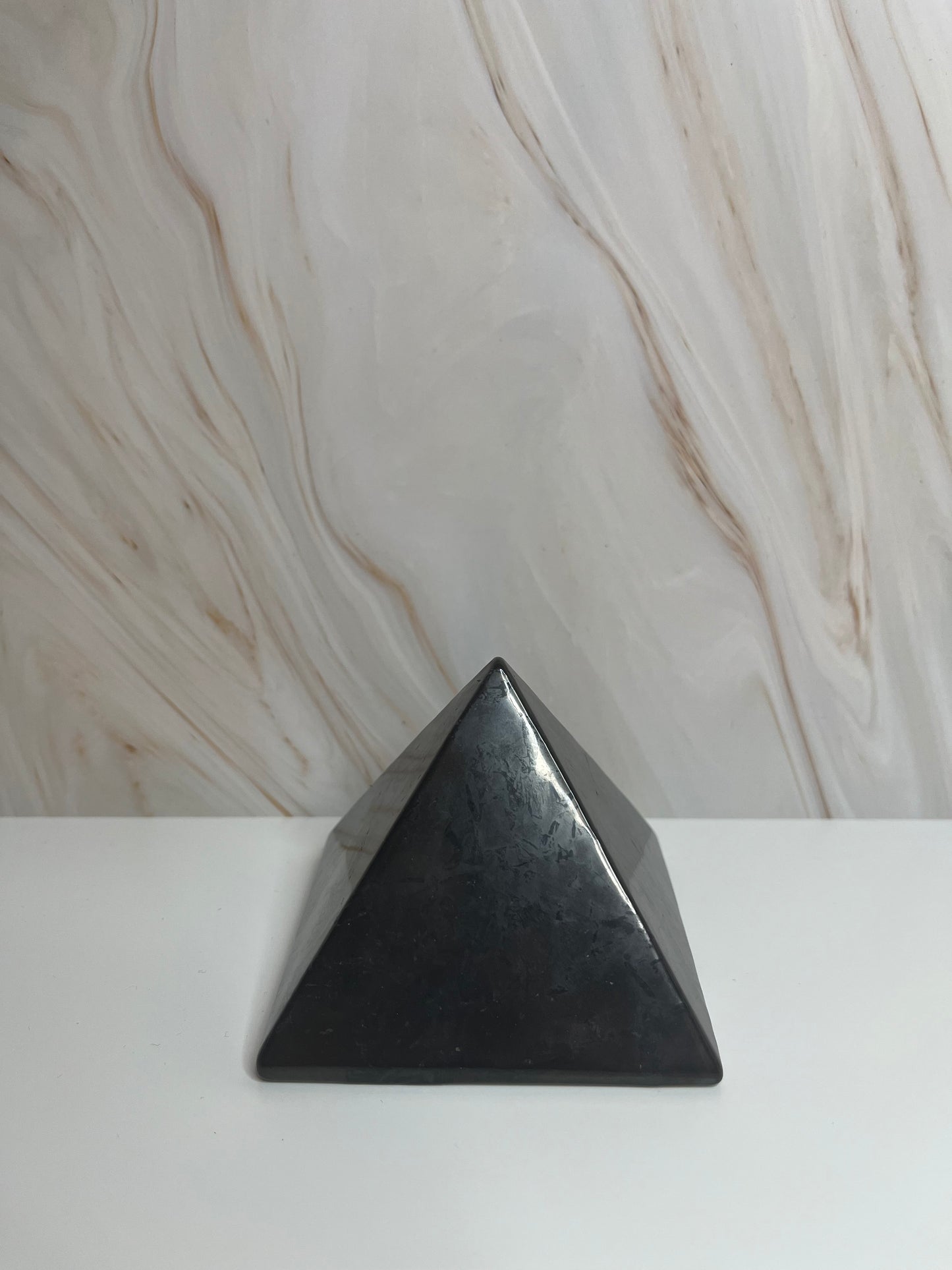 Shungit Pyramide