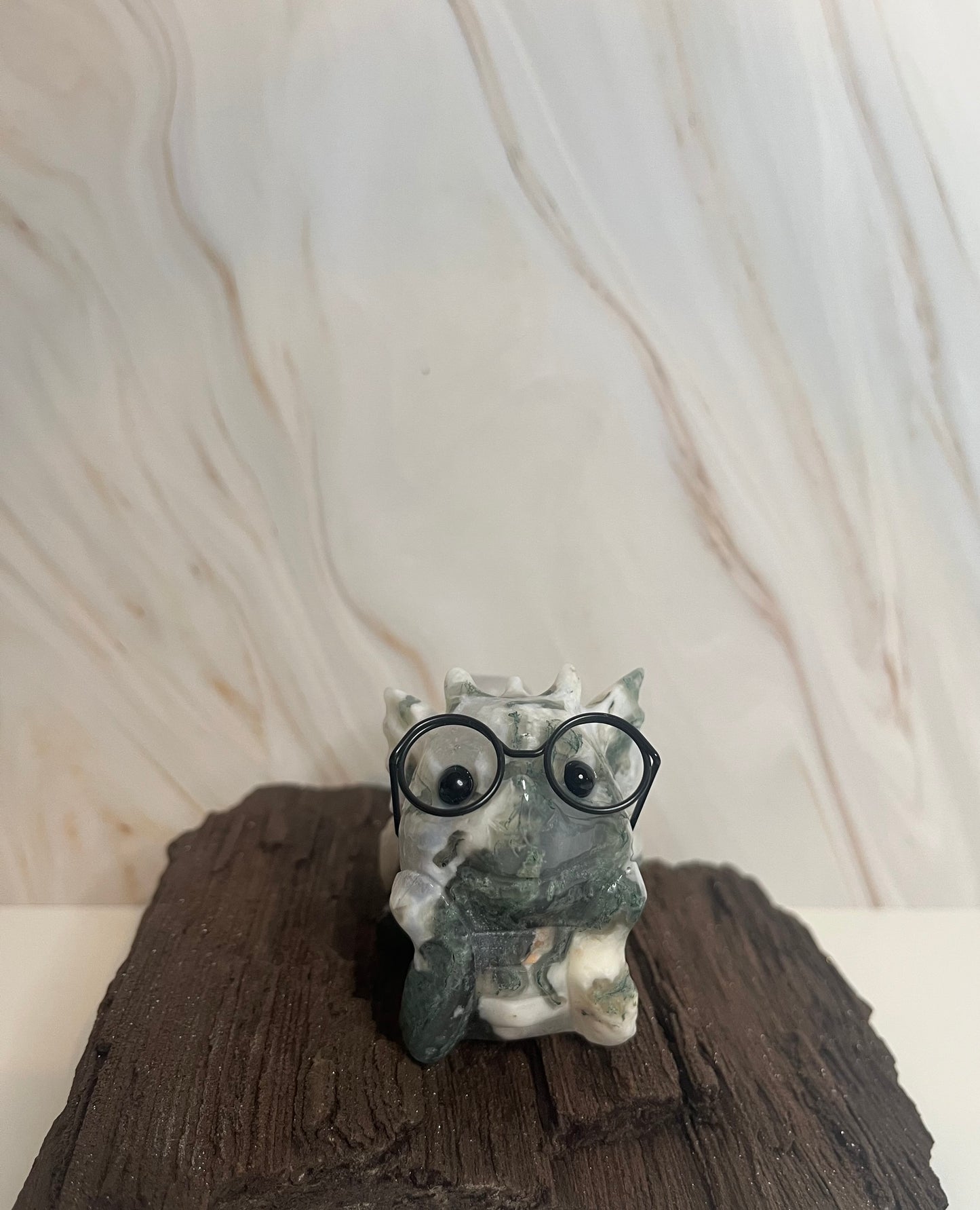 Drache mit Brille
