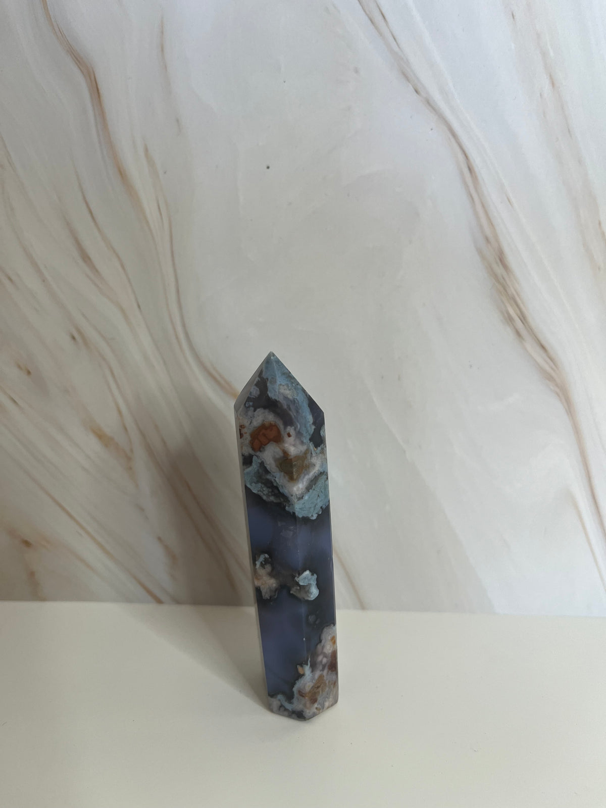 Blauer Blumenachat Turm